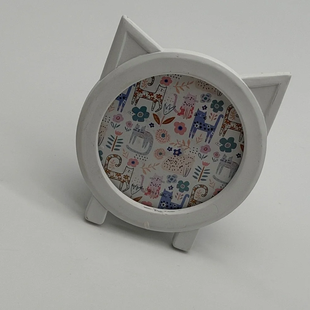 White Cat Head Shaped Picture Frame 4x4 Round Photo Wood Novelty Decor